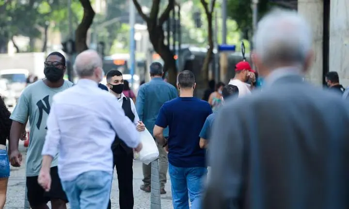 Crença em Deus é considerada decisiva na escolha eleitoral por 81% dos brasileiros